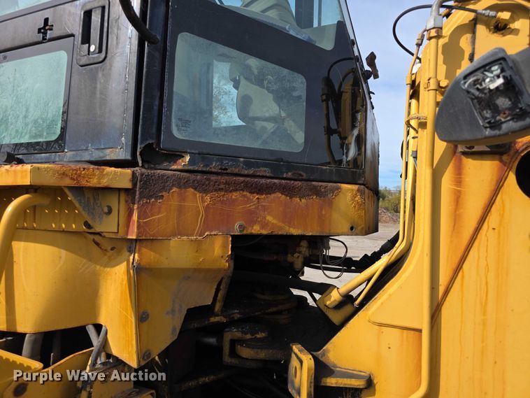 image for item FI0604 2001 Caterpillar 924G wheel loader