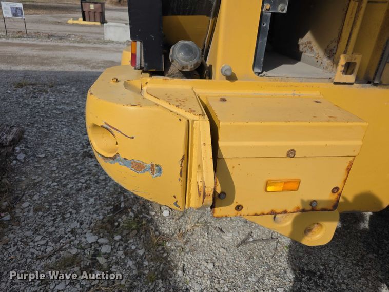 image for item FI0604 2001 Caterpillar 924G wheel loader