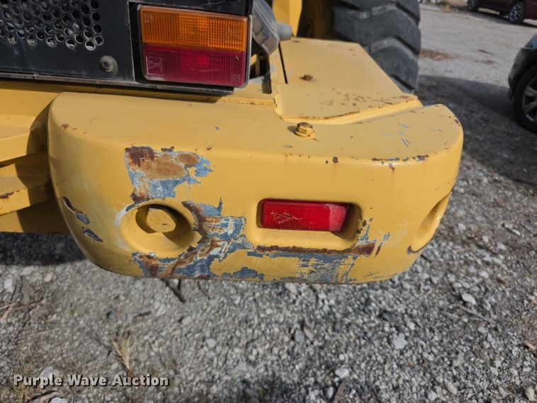 image for item FI0604 2001 Caterpillar 924G wheel loader