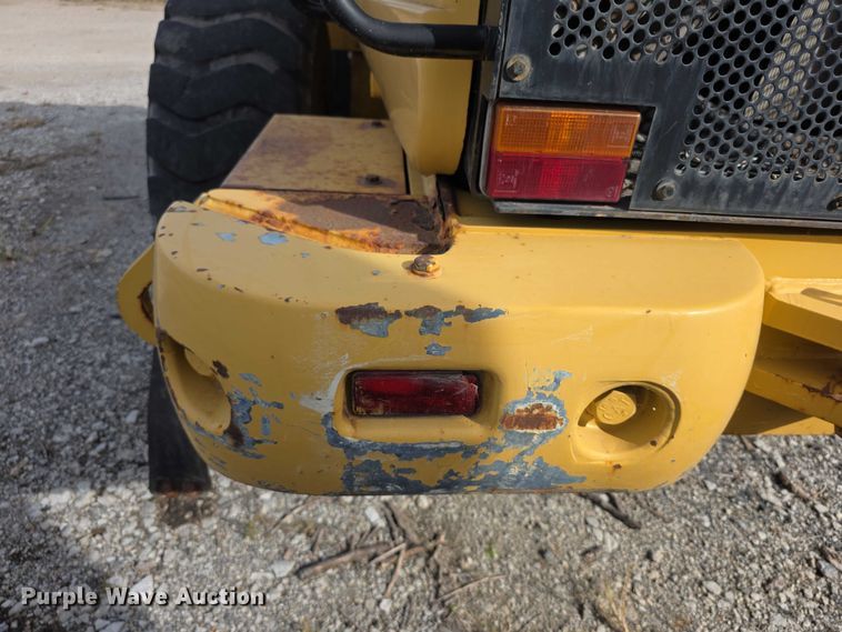 image for item FI0604 2001 Caterpillar 924G wheel loader