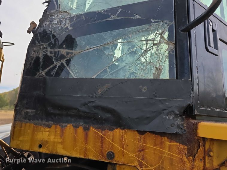 image for item FI0604 2001 Caterpillar 924G wheel loader