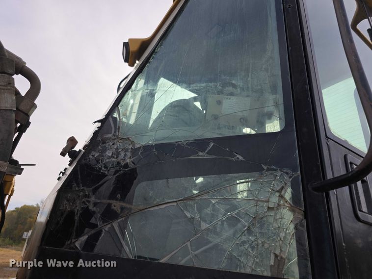 image for item FI0604 2001 Caterpillar 924G wheel loader