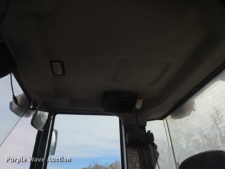 image for item FI0604 2001 Caterpillar 924G wheel loader