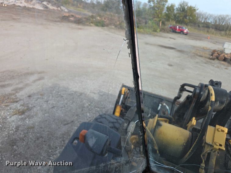 image for item FI0604 2001 Caterpillar 924G wheel loader