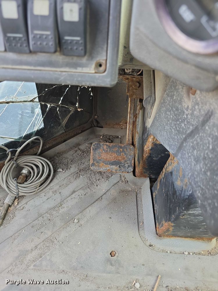 image for item FI0604 2001 Caterpillar 924G wheel loader