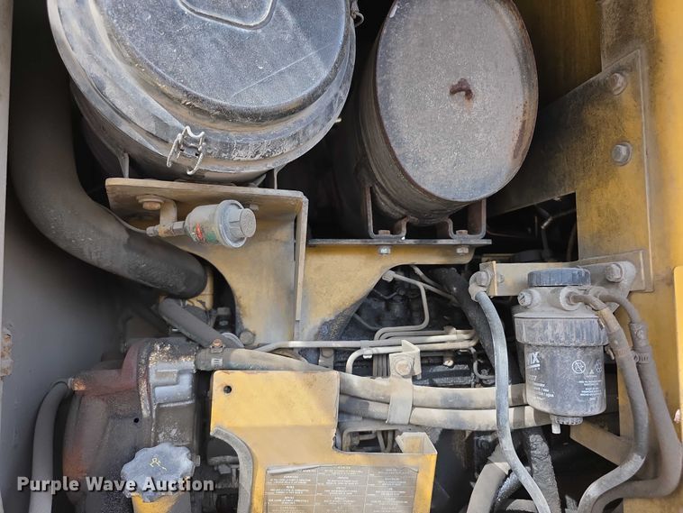 image for item FI0604 2001 Caterpillar 924G wheel loader