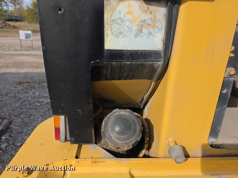 image for item FI0604 2001 Caterpillar 924G wheel loader