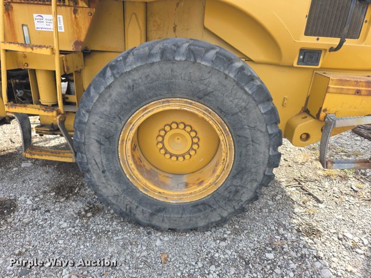 image for item FI0604 2001 Caterpillar 924G wheel loader