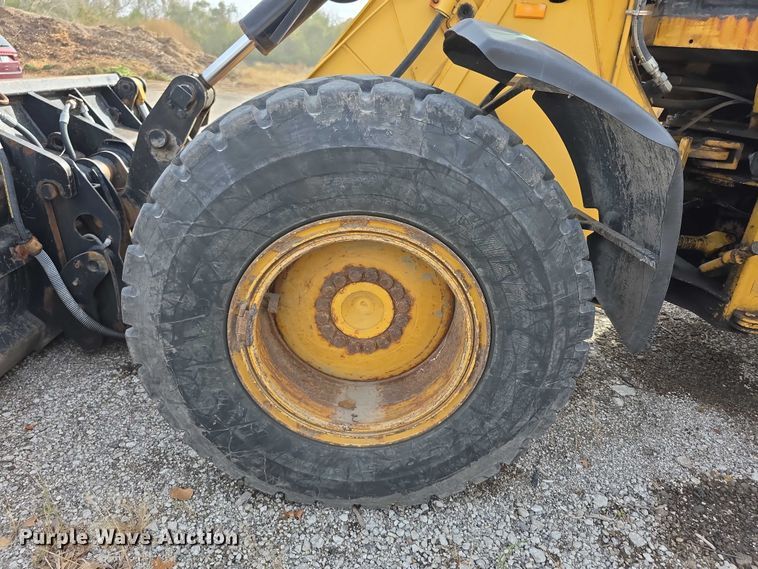 image for item FI0604 2001 Caterpillar 924G wheel loader