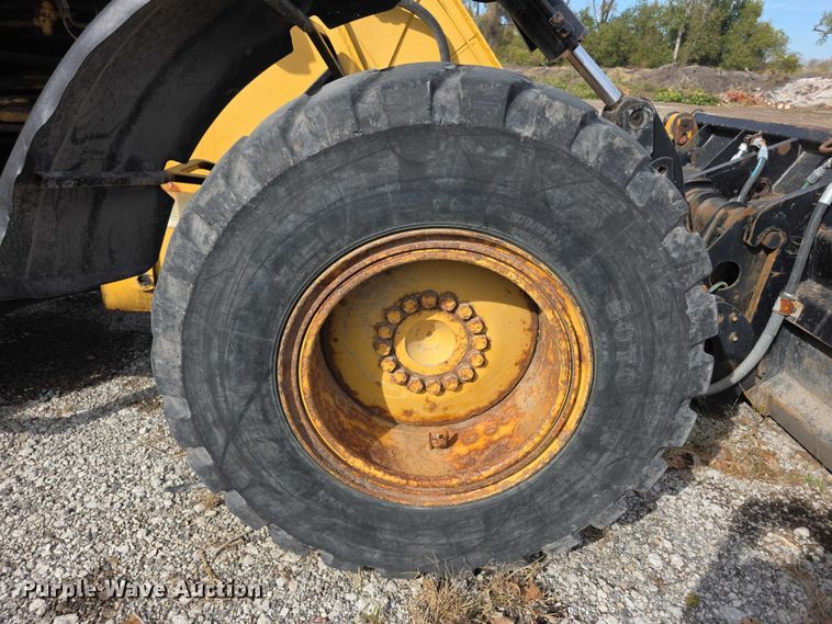 image for item FI0604 2001 Caterpillar 924G wheel loader