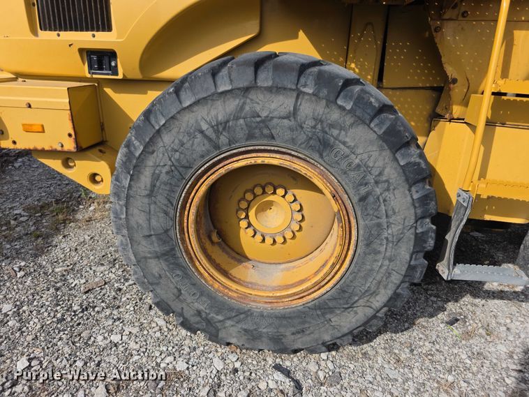 image for item FI0604 2001 Caterpillar 924G wheel loader