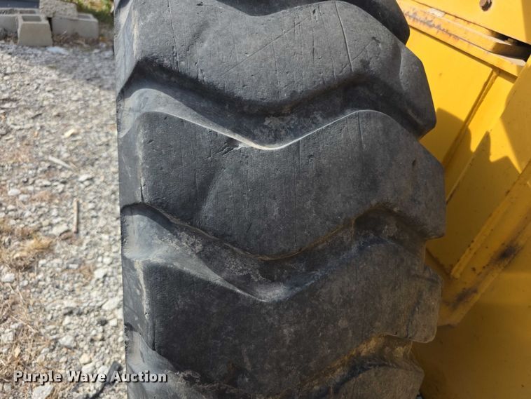 image for item FI0604 2001 Caterpillar 924G wheel loader
