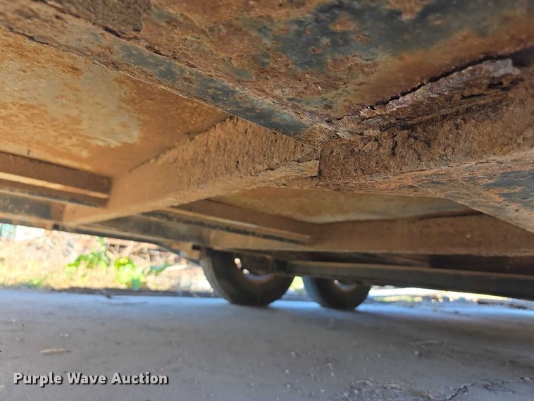 image for item FI0605 2002 Pro-tainer recycle trailer