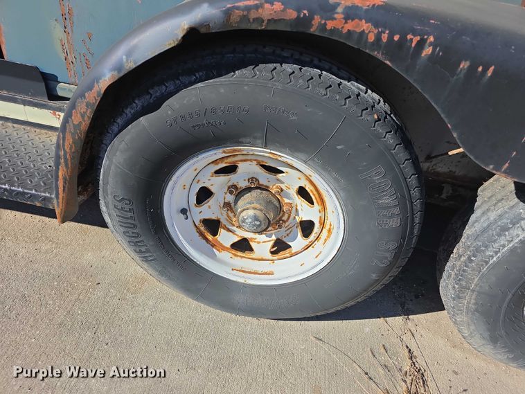 image for item FI0605 2002 Pro-tainer recycle trailer