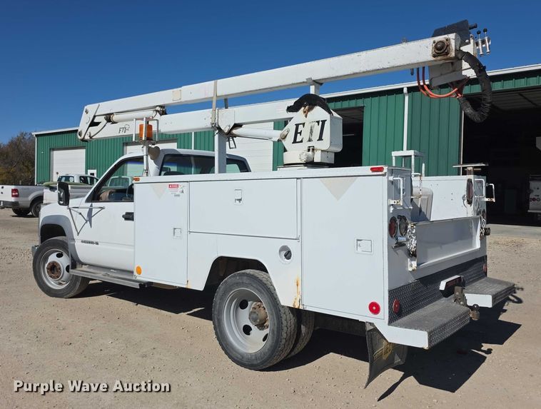 image for item FI0616 1995 Chevrolet C3500 bucket truck