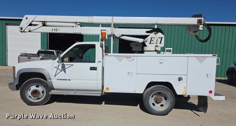 image for item FI0616 1995 Chevrolet C3500 bucket truck