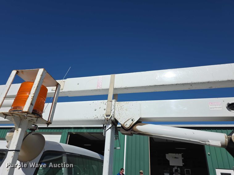 image for item FI0616 1995 Chevrolet C3500 bucket truck