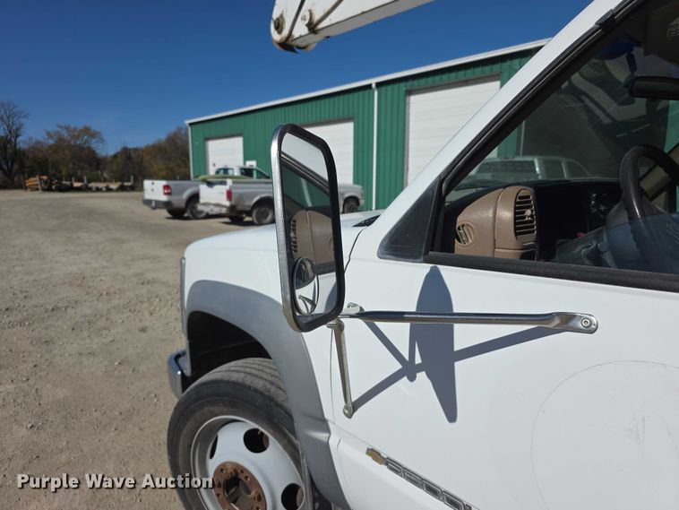 image for item FI0616 1995 Chevrolet C3500 bucket truck