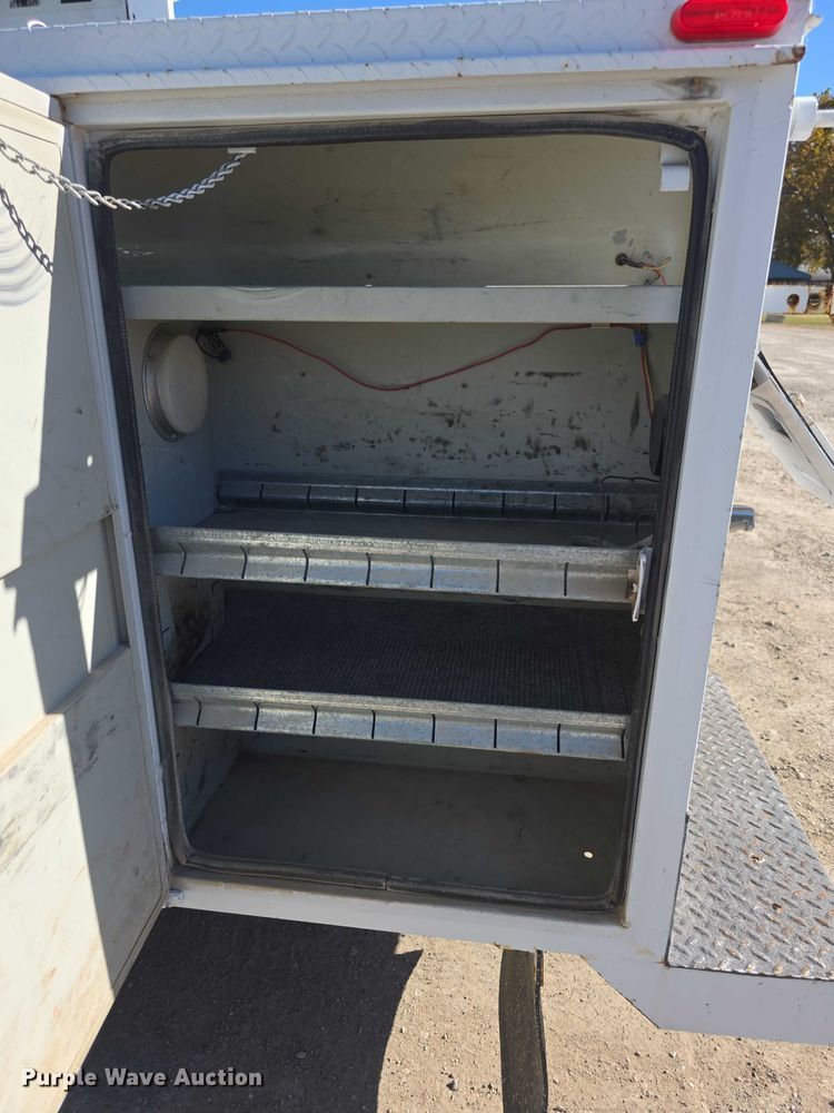 image for item FI0616 1995 Chevrolet C3500 bucket truck