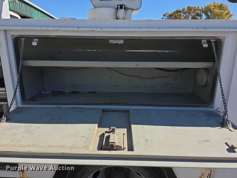 image for item FI0616 1995 Chevrolet C3500 bucket truck