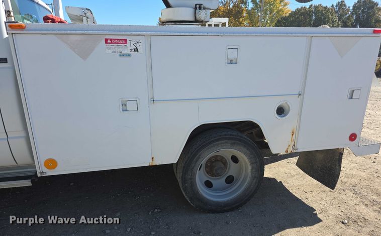 image for item FI0616 1995 Chevrolet C3500 bucket truck