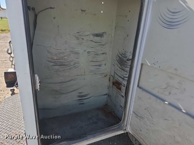 image for item FI0616 1995 Chevrolet C3500 bucket truck