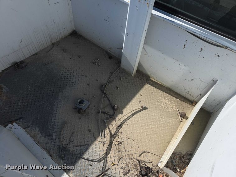 image for item FI0616 1995 Chevrolet C3500 bucket truck