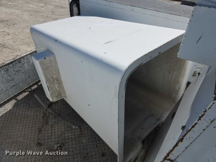 image for item FI0616 1995 Chevrolet C3500 bucket truck