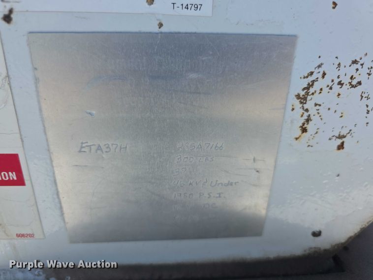 image for item FI0616 1995 Chevrolet C3500 bucket truck