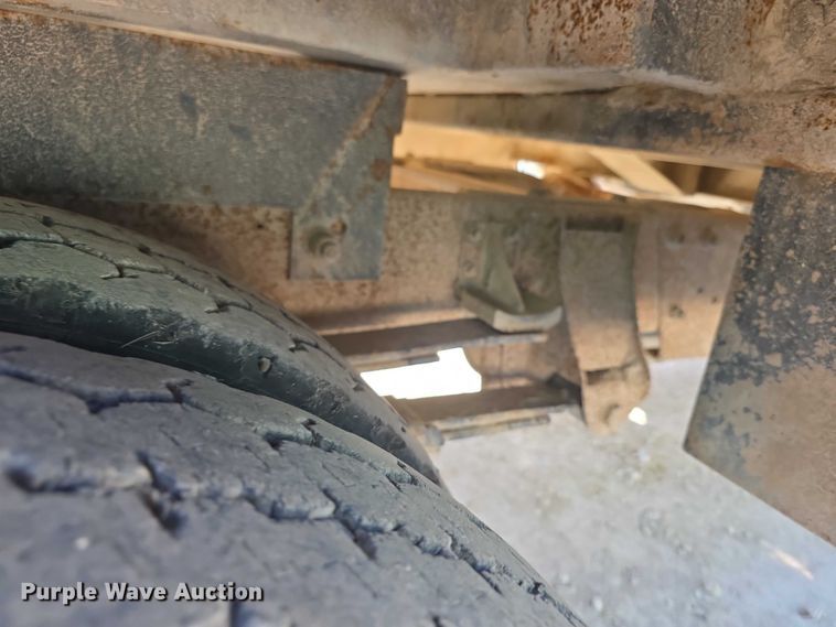 image for item FI0616 1995 Chevrolet C3500 bucket truck