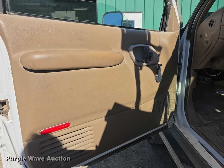 image for item FI0616 1995 Chevrolet C3500 bucket truck