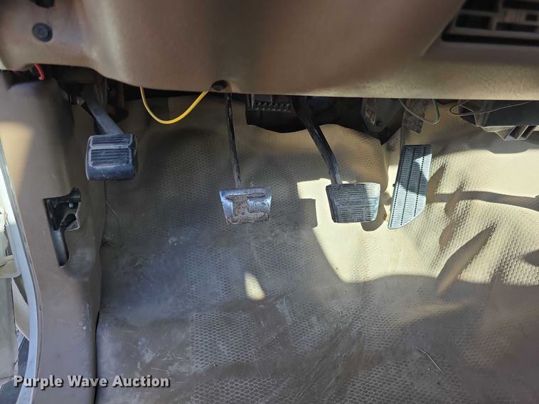 image for item FI0616 1995 Chevrolet C3500 bucket truck