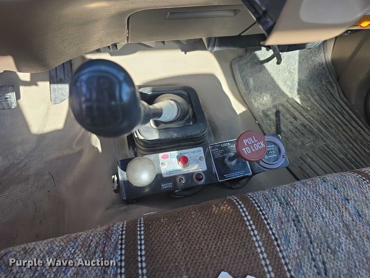 image for item FI0616 1995 Chevrolet C3500 bucket truck