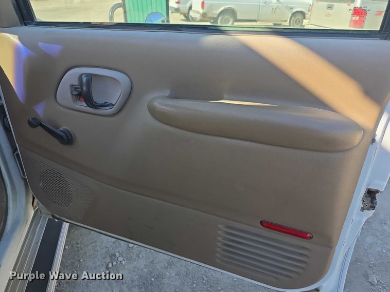 image for item FI0616 1995 Chevrolet C3500 bucket truck