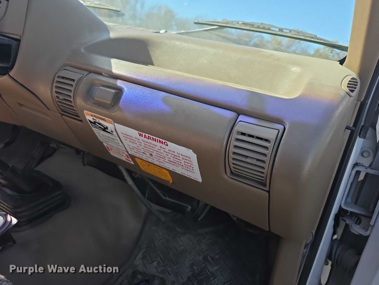 image for item FI0616 1995 Chevrolet C3500 bucket truck