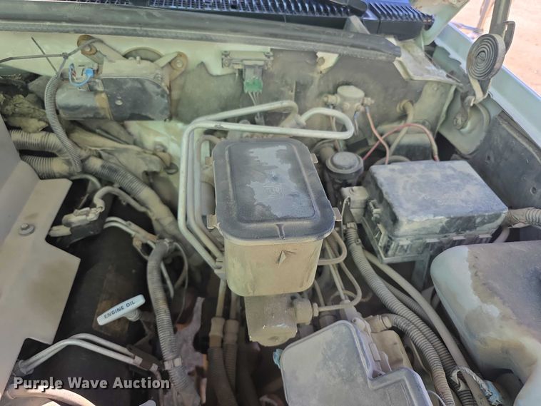 image for item FI0616 1995 Chevrolet C3500 bucket truck