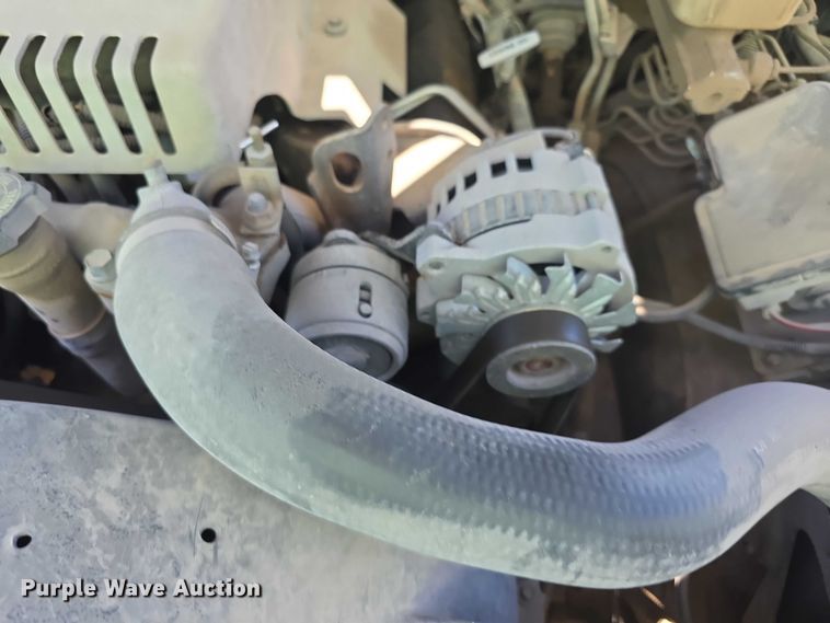 image for item FI0616 1995 Chevrolet C3500 bucket truck