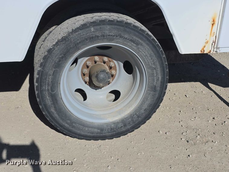 image for item FI0616 1995 Chevrolet C3500 bucket truck