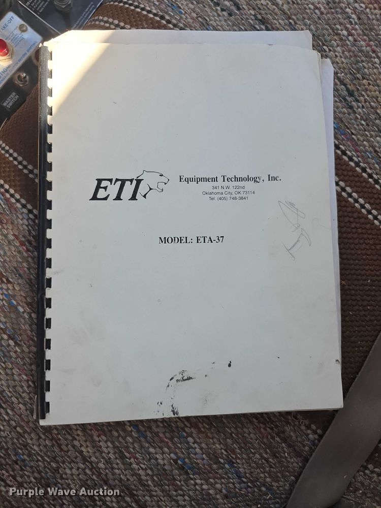 image for item FI0616 1995 Chevrolet C3500 bucket truck