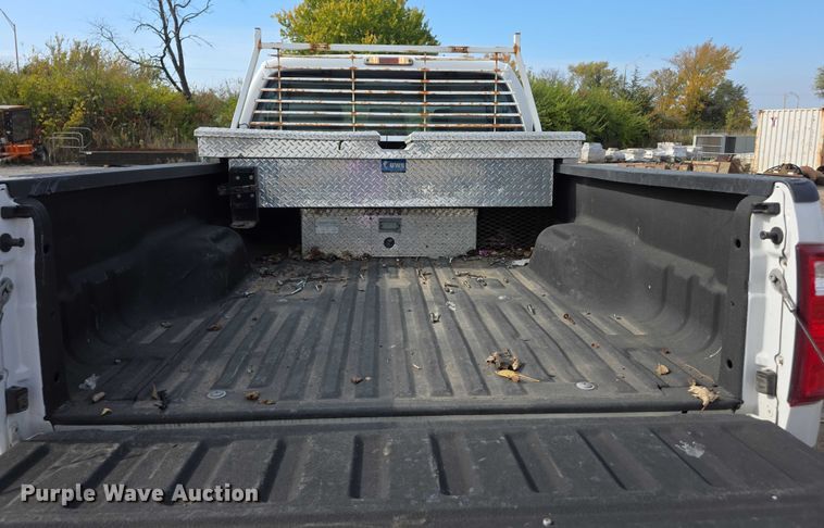 image for item FI0617 2015 Ford F350 Super Duty Crew Cab pickup truck