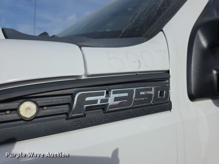 image for item FI0617 2015 Ford F350 Super Duty Crew Cab pickup truck