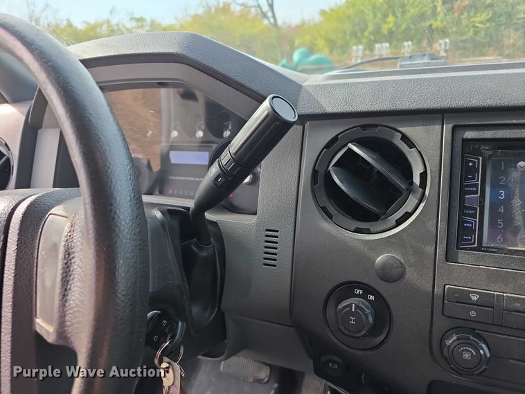 image for item FI0617 2015 Ford F350 Super Duty Crew Cab pickup truck