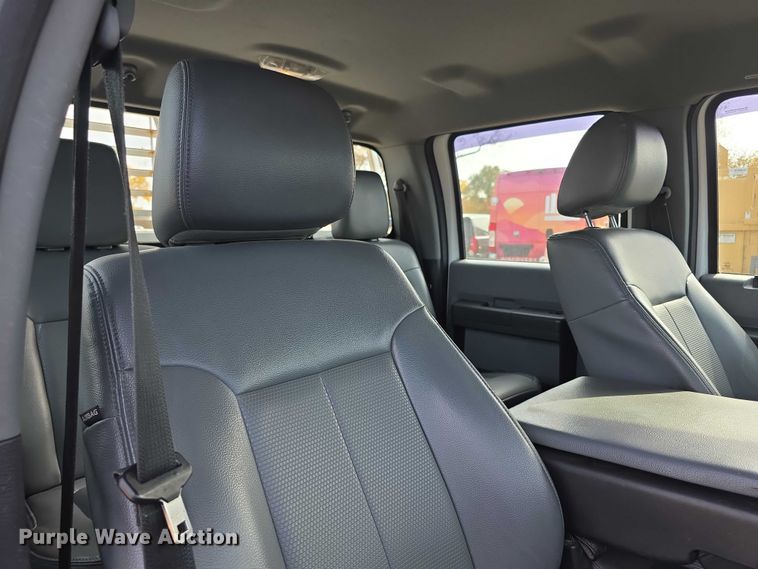 image for item FI0617 2015 Ford F350 Super Duty Crew Cab pickup truck