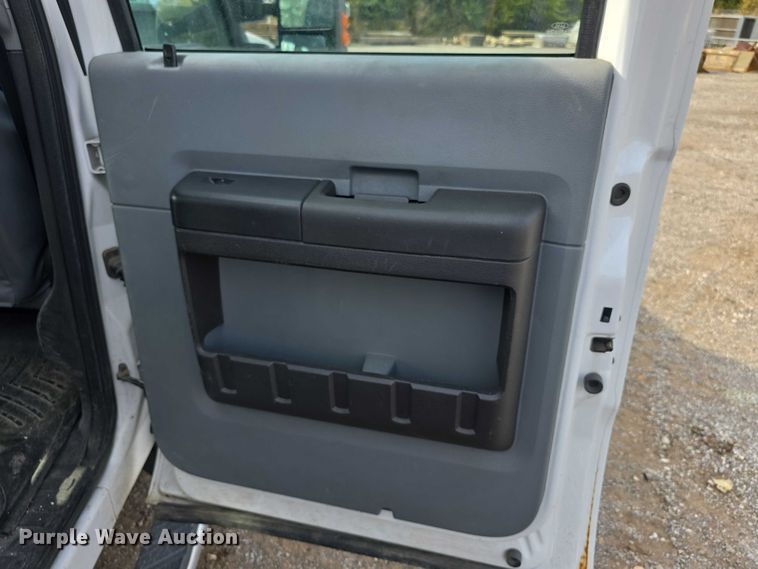 image for item FI0617 2015 Ford F350 Super Duty Crew Cab pickup truck