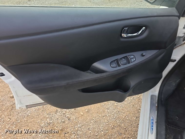 image for item FI0619 2016 Nissan Leaf 