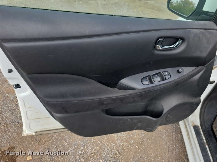 image for item FI0620 2016 Nissan Leaf 