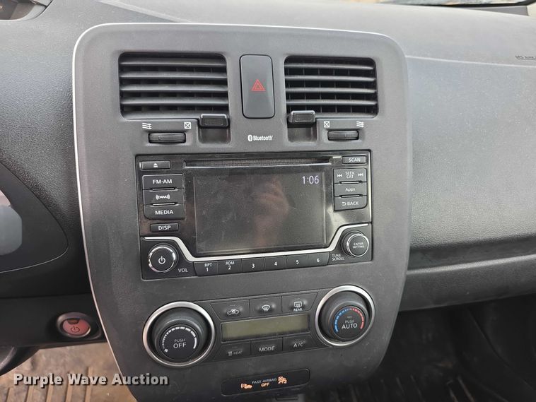 image for item FI0620 2016 Nissan Leaf 