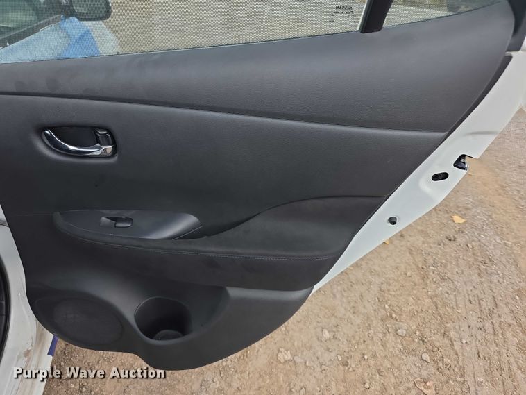 image for item FI0620 2016 Nissan Leaf 