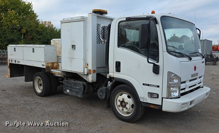 image for item FI0621 2012 Isuzu NQR utility / service truck