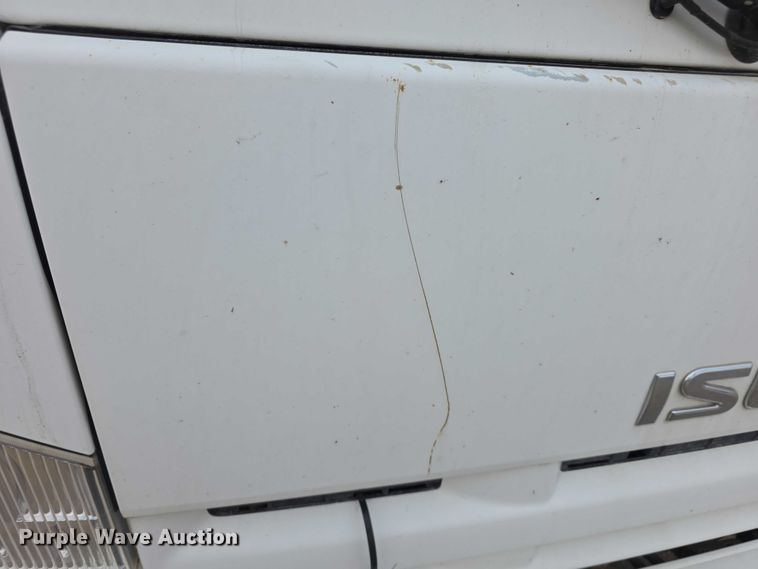 image for item FI0621 2012 Isuzu NQR utility / service truck